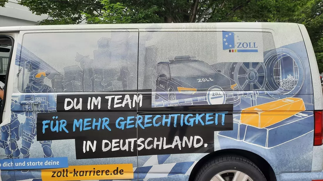 HZA-A: Berufsinformationstag beim Hauptzollamt Augsburg / Einblicke in die Aufgabenvielfalt des Zolls am 18.07.2026 - Bild: presseportal.de