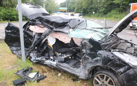 POL-DN: 30-Jähriger nach Kollision mit Bus schwer verletzt - Foto: presseportal.de