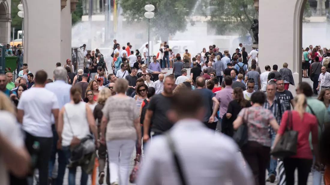 2045 könnten 85,5 Millionen Menschen in Deutschland leben. - Bild: Sven Hoppe/dpa