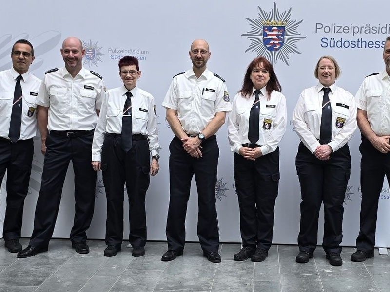 POL-OF: Ehrung von drei Helferinnen und einem Helfer aus dem Freiwilligen Polizeidienst - Stadt und Landkreis Offenbach - Foto: presseportal.de