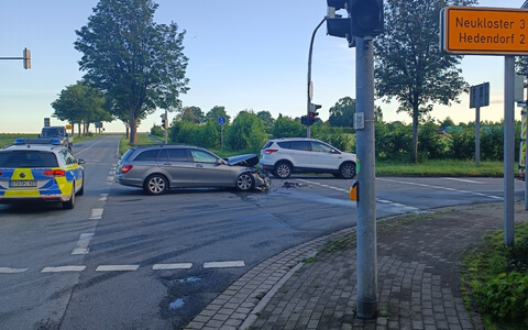 POL-STD: Apensen: Unfall mit zwei Leichtverletzten - Foto: presseportal.de