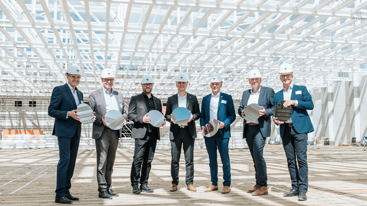 Richtfest für zukunftsweisende Hightech-Fabrik in Itzehoe / Moderne Halbleitertechnologie für die Automobilindustrie - Foto: presseportal.de