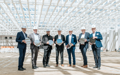 Richtfest für zukunftsweisende Hightech-Fabrik in Itzehoe / Moderne Halbleitertechnologie für die Automobilindustrie - Foto: presseportal.de