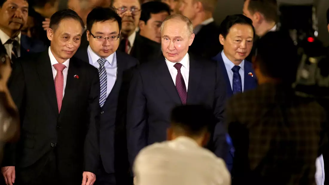 Der russische Präsident Wladimir Putin, der im Westen wegen seines Angriffskriegs gegen die Ukraine mit Sanktionen belegt ist, sucht nach Partnern im Osten. - Bild: Minh Hoang/AP/dpa