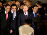 Der russische Präsident Wladimir Putin, der im Westen wegen seines Angriffskriegs gegen die Ukraine mit Sanktionen belegt ist, sucht nach Partnern im Osten. - Foto: Minh Hoang/AP/dpa