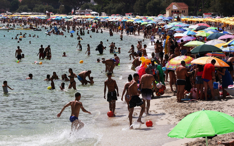 Ein Badeausflug endet für ein deutsches Mädchen in Italien tödlich. (Symbolbild) - Foto: Alberto Lo Bianco/LaPresse via ZUMA Press/dpa