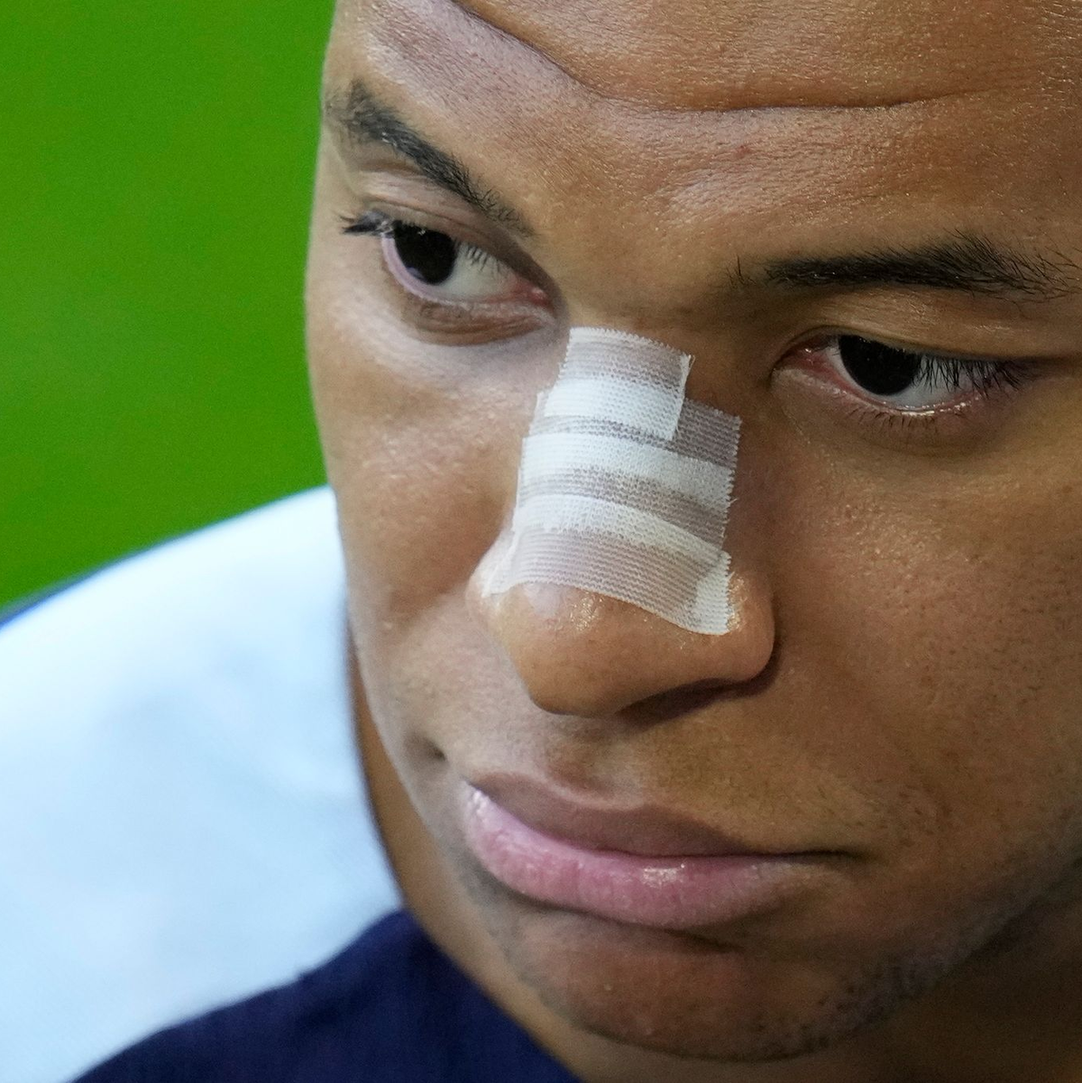 Kann Frankreichs Superstar Kylian Mbappé am Freitag spielen? - Foto: Hassan Ammar/AP