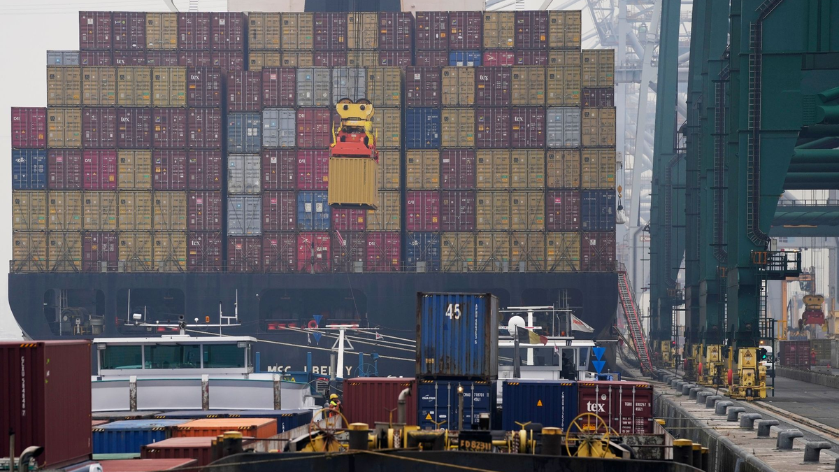 Ermittler beobachten, dass Kokain mehr über kleinere Häfen nach Europa geschmuggelt wird. Vermutlich um schärferen Kontrollen in größeren Häfen zu entgehen. - Foto: Virginia Mayo/AP/dpa