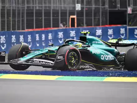 Aston-Martin-Pilot Fernando Alonso hofft auf ein gutes Ergebnis beim Rennen in Bacelona. - Foto: Jacques Boissinot/The Canadian Press via AP/dpa