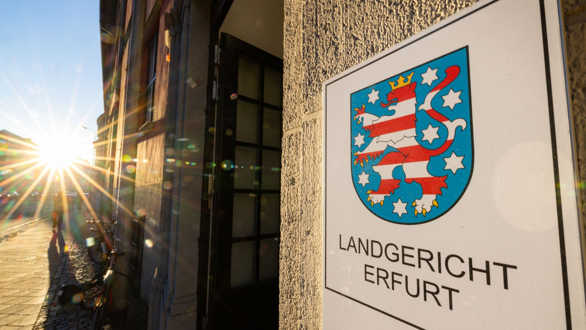 Nachdem ein 75-jähriger Mann in Internetforen Kastrationen angeboten und diese bei sich zu Hause durchgeführt haben soll, muss er sich nun in Erfurt vor Gericht verantworten. - Foto: Michael Reichel/dpa