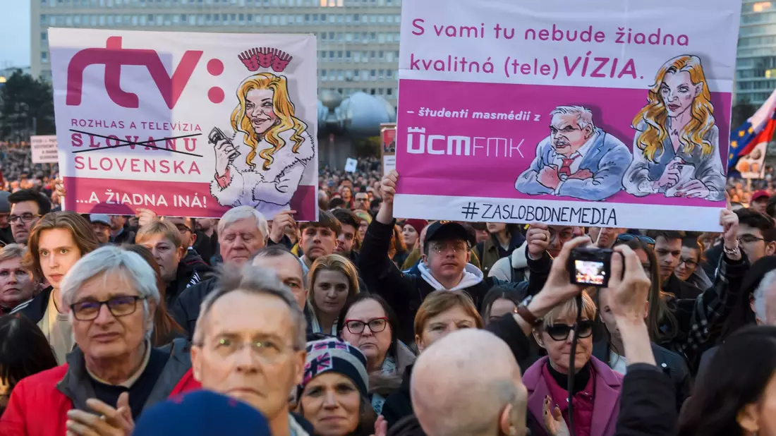 In den Monaten vor der Abstimmung hatten Zehntausende gegen die Auflösung der öffentlich-rechtlichen Sendeanstalt RTVS protestiert. - Bild: Jaroslav Novák/tasr/dpa