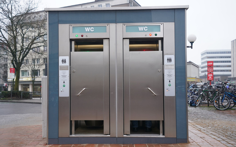 Die Stadt Hamburg fördert den Betrieb von 137 öffentlichen Toiletten in Regie der Stadtreinigung jährlich mit mehreren Millionen Euro. - Foto: Marcus Brandt/dpa Die Stadt Hamburg fördert den Betrieb von 137 öffentlichen Toiletten in Regie der Stadtreinigung jährlich mit mehreren Millionen Euro. - Foto: Marcus Brandt/dpa