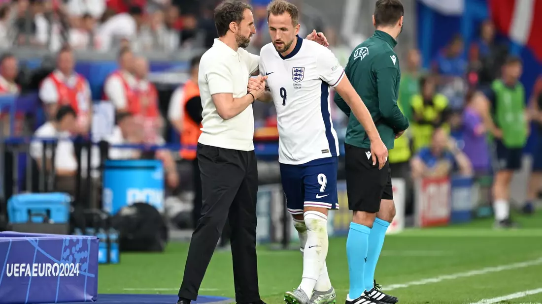 Englands Team um Trainer Gareth Southgate und Harry Kane kam nicht über ein 1:1 gegen Dänemark hinaus. - Bild: Arne Dedert/dpa