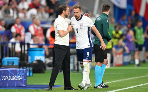 Englands Team um Trainer Gareth Southgate und Harry Kane kam nicht über ein 1:1 gegen Dänemark hinaus. - Foto: Arne Dedert/dpa Englands Team um Trainer Gareth Southgate und Harry Kane kam nicht über ein 1:1 gegen Dänemark hinaus. - Foto: Arne Dedert/dpa