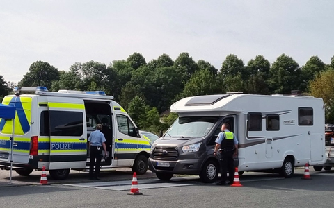 POL-HSK: Sicher in den Urlaub: Wiegeaktion des Verkehrsdienstes - Foto: presseportal.de
