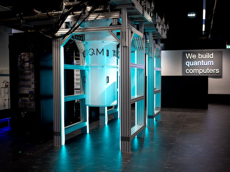 «Das Rechenzentrum soll der Forschung dienen, um die Leistung und Fehlertoleranz unserer Quantenrechner zu verbessern.» - Foto: IQM Quantum Computers/dpa