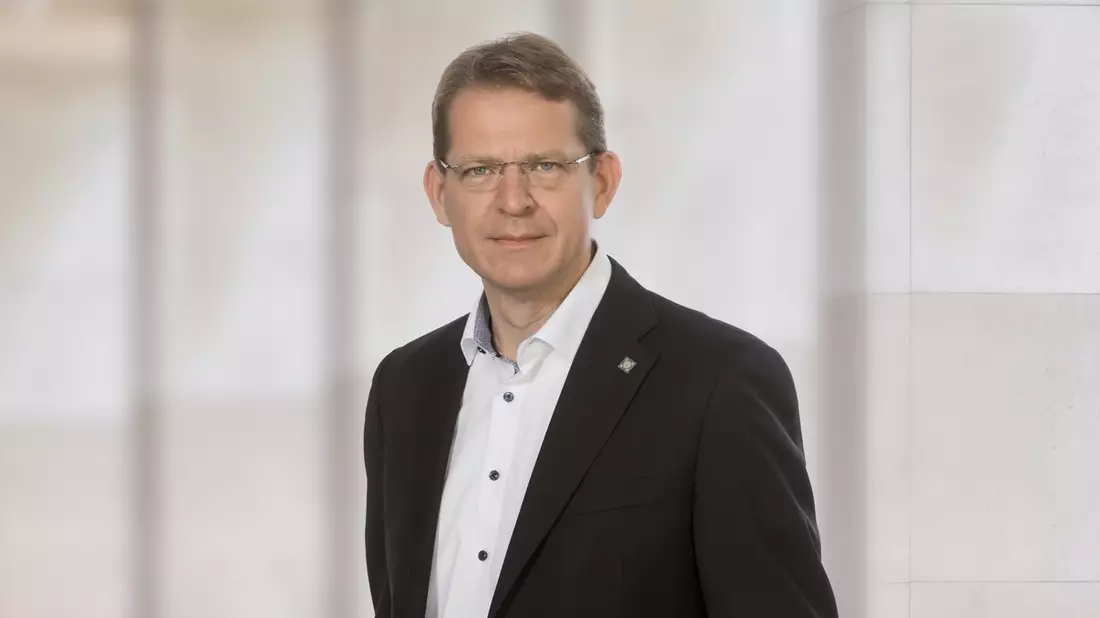 Dr. Gunther K. Weiß erneut zum Vorstand der RHÖN-KLINIKUM AG und Vorsitzenden der Geschäftsführung des UKGM bestellt - Bild: presseportal.de