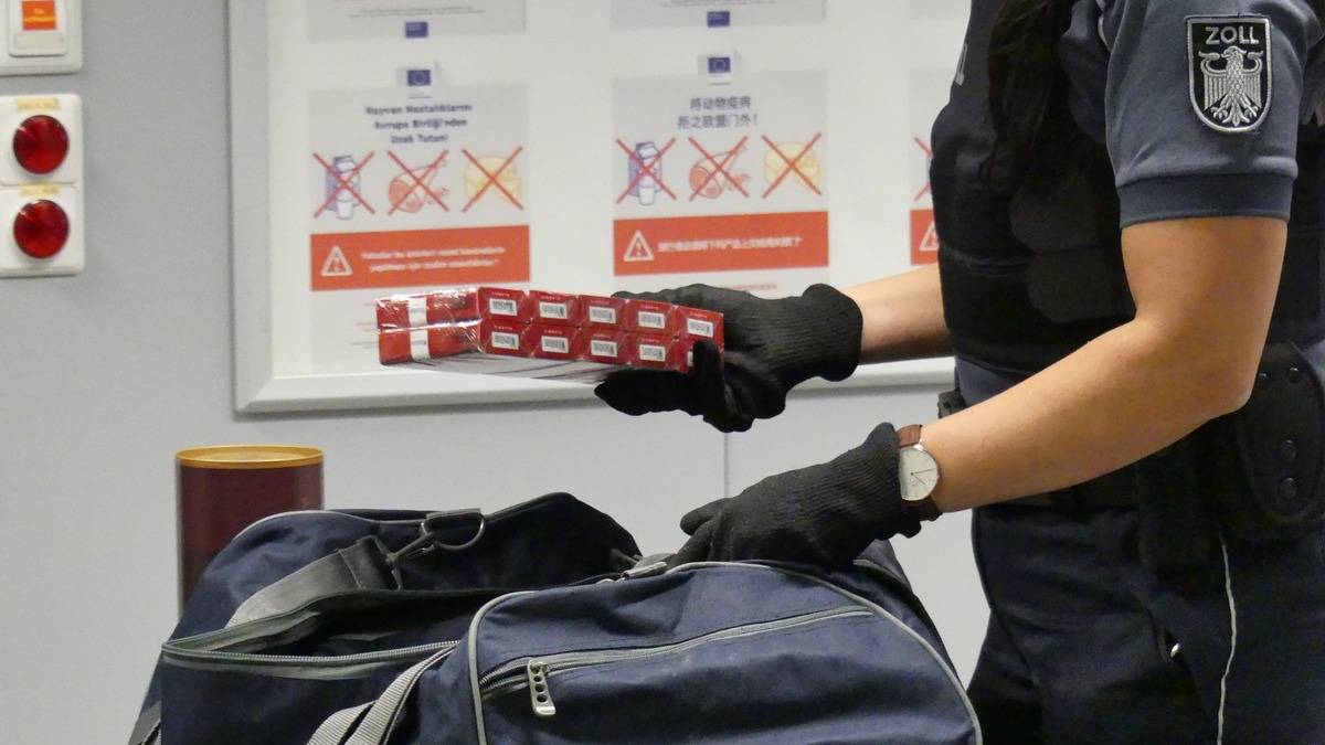 HZA-F: Zoll am Frankfurter Flughafen deckt mutmaßlichen Schmuggel im Reiseverkehr auf - Foto: presseportal.de