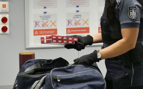 HZA-F: Zoll am Frankfurter Flughafen verhindert Steuerschaden in Höhe von 60.000 EURO im Reiseverkehr- Luxusuhr aus USA nicht angemeldet - Foto: presseportal.de