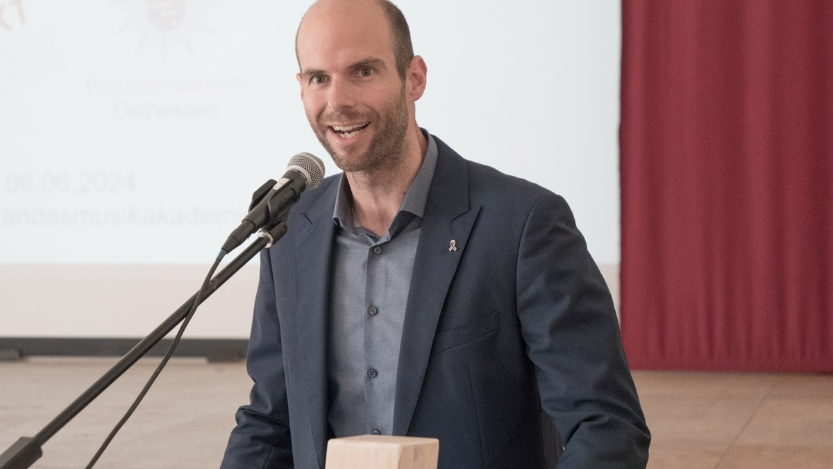 POL-OH: Fachtagung in Schlitz: Rechtsextremismus und seine Auswirkungen auf die Entwicklung von Minderjährigen - Foto: presseportal.de