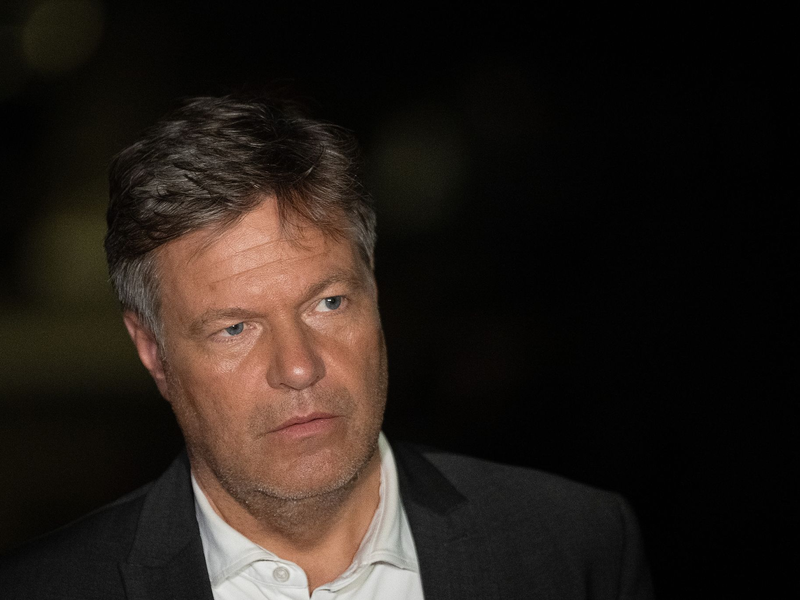 Nach Angaben von Grünen-Fraktionschefin Britta Haßelmann soll Robert Habeck für seine Fraktion im Auswärtigen Ausschuss sitzen. (Archivbild) - Foto: Sebastian Christoph Gollnow/dpa