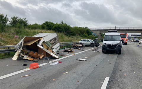 POL-MTK: Pressemitteilung der Autobahnpolizei +++ Verletzte und langer Stau nach Unfall auf A 3 +++ - Foto: presseportal.de
