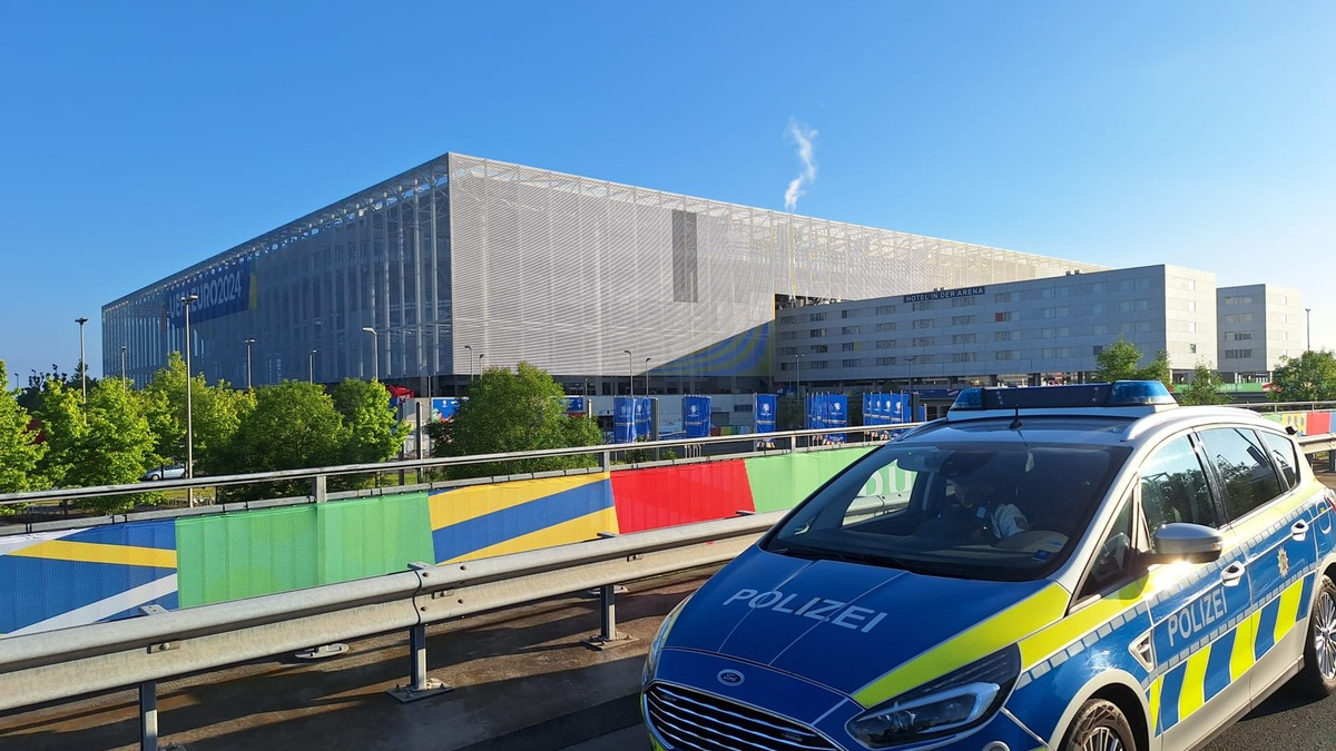 POL-D: UEFA EURO 2024 - Nach zweitem Spiel in Düsseldorf - Einsatzleiter zieht wieder positive Bilanz - Ausgelassene Stimmung trotz regnerischem Wetter - Foto: presseportal.de