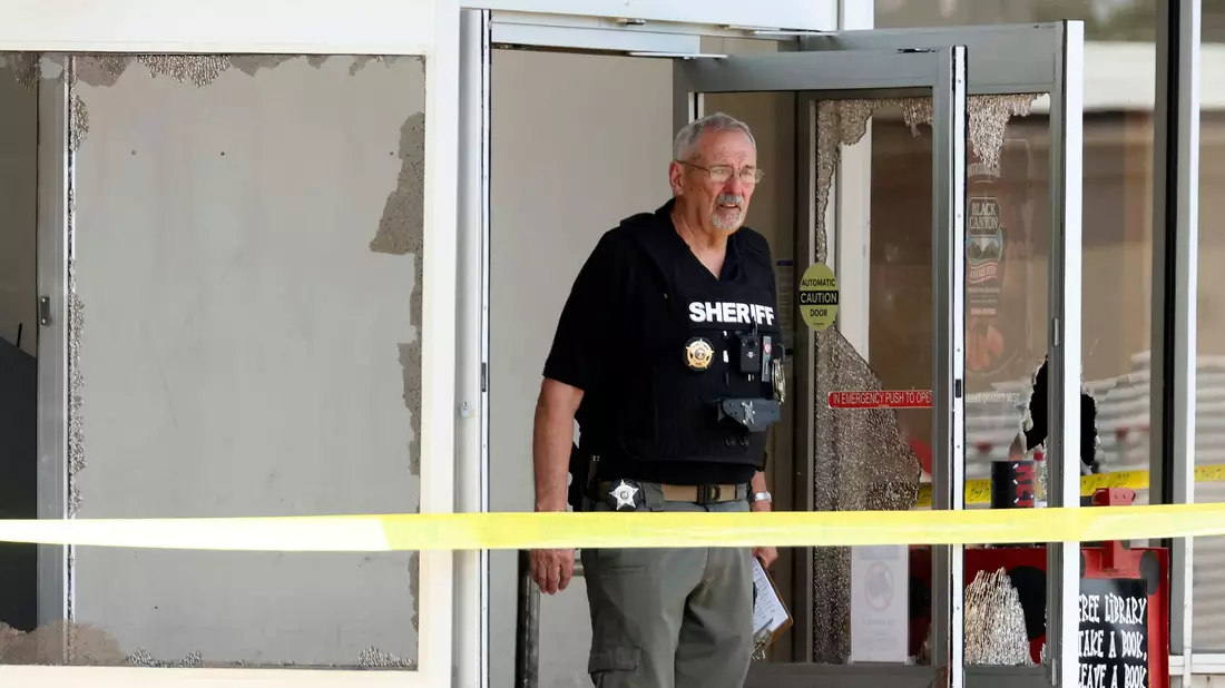 Schusswaffen sind in den USA leicht erhältlich und massenhaft im Umlauf. - Bild: Colin Murphey/Arkansas Democrat-Gazette/AP/dpa