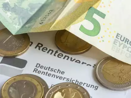 260,5 Milliarden Euro Rentenleistungen waren im Jahr 2023 steuerpflichtig (Archivbild).  - Foto: Fernando Gutierrez-Juarez/dpa