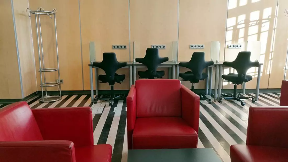 Arbeitsplätze in einer DB Lounge (Archiv) - Bild: über dts Nachrichtenagentur