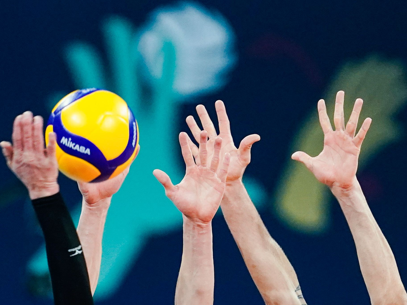 Der Olympia-Formtest für die deutschen Volleyballer ging gründlich schief. - Foto: Uwe Anspach/dpa