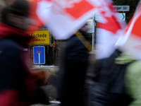 Auf einem Hof bei Eschede gibt es seit vielen Jahren Versammlungen von Rechtsradikalen. - Foto: Alexander Körner/dpa