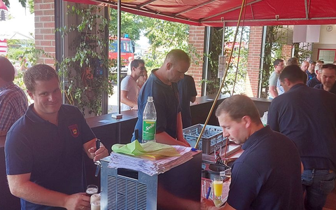 FW Sonsbeck: Familienfest der Einheit Sonsbeck am 30.06.2024 - Mit Einweihung von zwei Einsatzfahrzeugen und der Feuerwehrhaus-Erweiterung - Foto: presseportal.de
