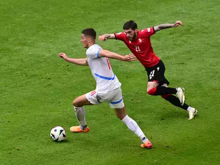 Die Georgier holten den ersten Punkt bei einem großen Fußball-Turnier. - Foto: Sina Schuldt/dpa