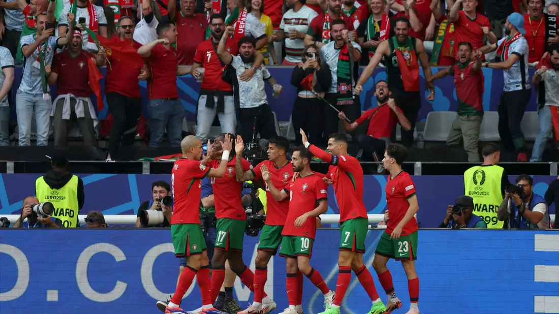 Zweites Spiel, zweiter Sieg: Portugal setzte sich deutlich gegen die Türkei durch. - Bild: Friso Gentsch/dpa
