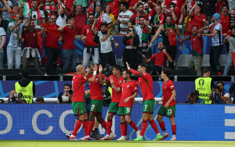 Zweites Spiel, zweiter Sieg: Portugal setzte sich deutlich gegen die Türkei durch. - Foto: Friso Gentsch/dpa