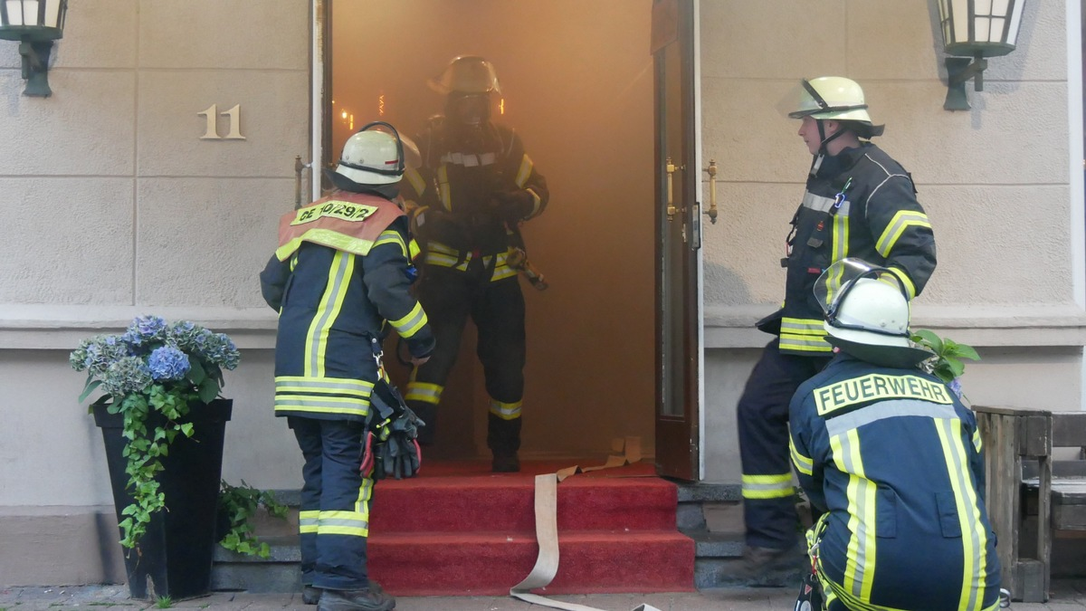 FW Celle: Feuer in einem Friseursalon in der Celler Altstadt - Foto: presseportal.de