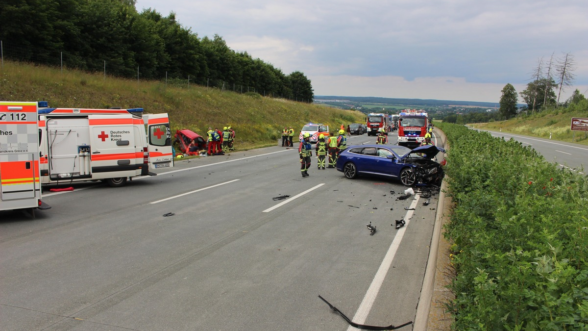 API-TH: Schwerer Auffahrunfall auf A9 bei Triptis - Foto: presseportal.de