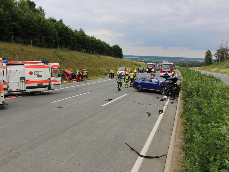 API-TH: Schwerer Auffahrunfall auf A9 bei Triptis - Foto: presseportal.de