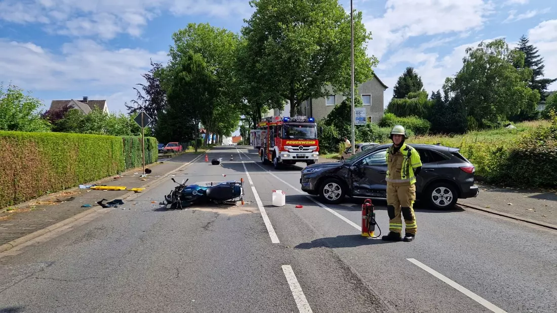 FW Menden: Tödlicher Verkehrsunfall auf der Werler Straße - Bild: presseportal.de