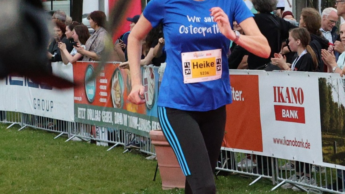 City Marathon Wiesbaden: Hochsprung-Olympiasiegerin Heike Henkel fightet mit großem VOD-Team für Osteopathie-Berufsgesetz - Foto: presseportal.de