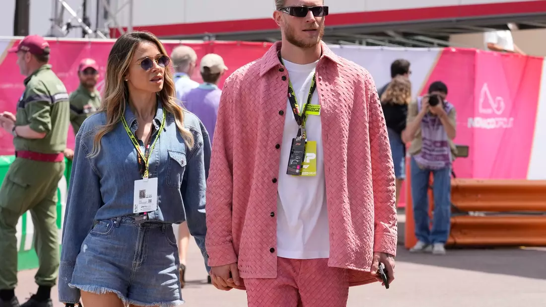 Feierten mit 160 Gästen ihre Traumhochzeit: Diletta Leotta und Loris Karius. Archivbild - Bild: Luca Bruno/AP/dpa