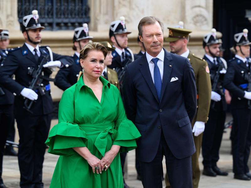 Großherzog Henri (r) ist seit 2000 Staatschef des zweitkleinsten Landes der Europäischen Union. - Foto: Bernd von Jutrczenka/dpa