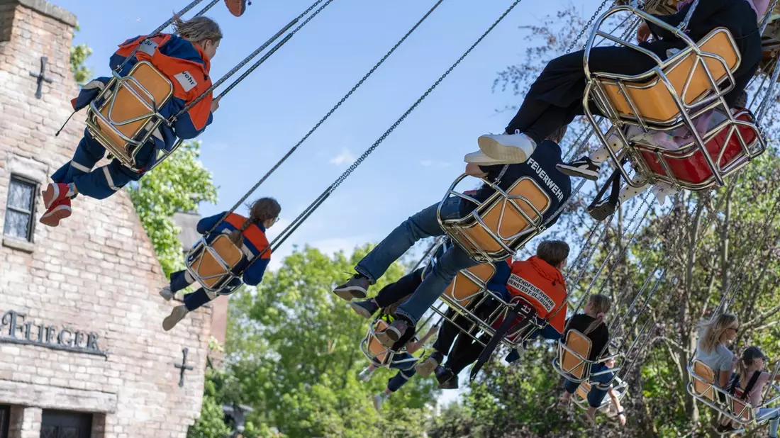 FW-LFVSH: Über 3000 Jugendfeuerwehrmitglieder beim Aktionstag im Hansa-Park - Bild: presseportal.de