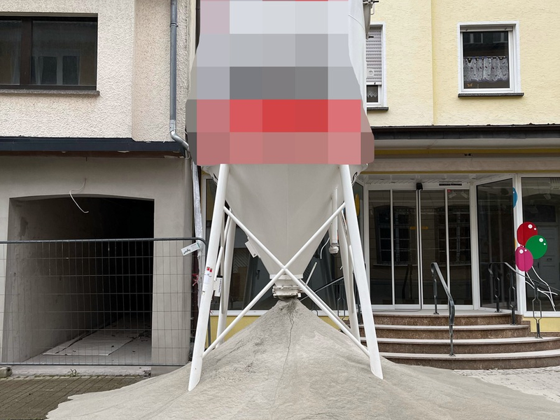 POL-EU: Zementputz-Silo geöffnet - Foto: presseportal.de