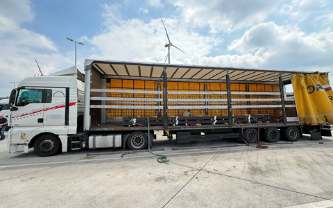 POL-DEL: Autobahnpolizei Ahlhorn: Mangelhafte Ladungssicherung auf der Autobahn 1 im Landkreis Oldenburg - Foto: presseportal.de