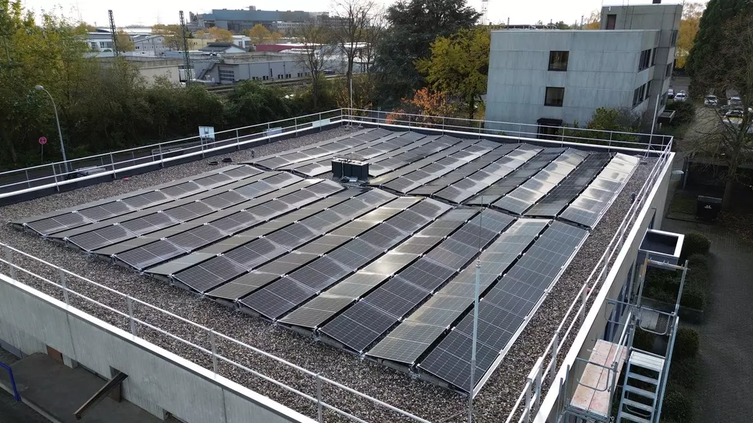 Rheingas setzt Zeichen für Nachhaltigkeit: Sonnenstrom aus neuer Photovoltaik-Anlage am Standort Brühl - Bild: presseportal.de
