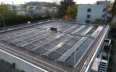 Rheingas setzt Zeichen für Nachhaltigkeit: Sonnenstrom aus neuer Photovoltaik-Anlage am Standort Brühl - Foto: presseportal.de Rheingas setzt Zeichen für Nachhaltigkeit: Sonnenstrom aus neuer Photovoltaik-Anlage am Standort Brühl - Foto: presseportal.de