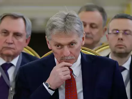 Nach ukrainischem Raketenangriff: Kremlsprecher Dmitri Peskow droht den USA mit Konsequenzen. - Foto: Evgenia Novozhenina/AP/dpa