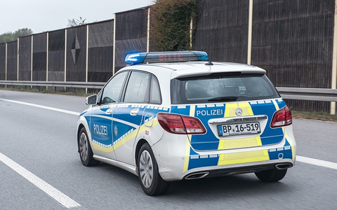 Bundespolizeidirektion München: Mann will auf der Autobahn nach München laufen/ Bundespolizei bringt Migranten in Zurückschiebungshaft - Foto: presseportal.de